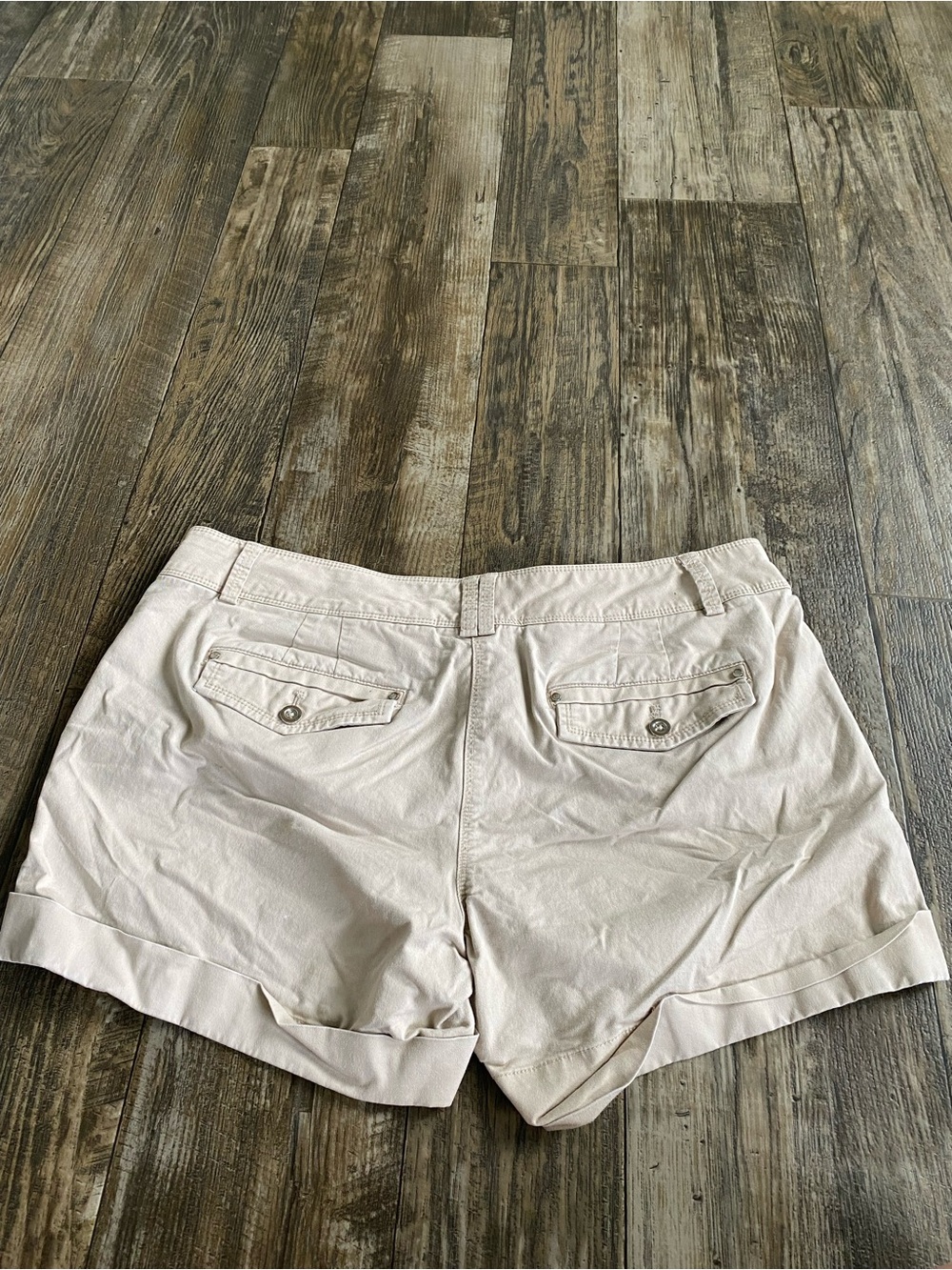 White House Black Market Cream Roll-Hem Bermudas